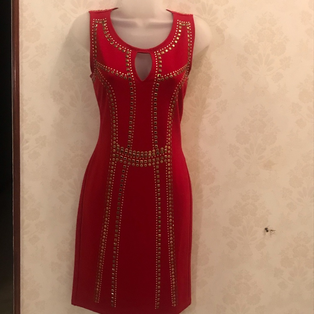 A Carmen Marc Valvo Dress in XS